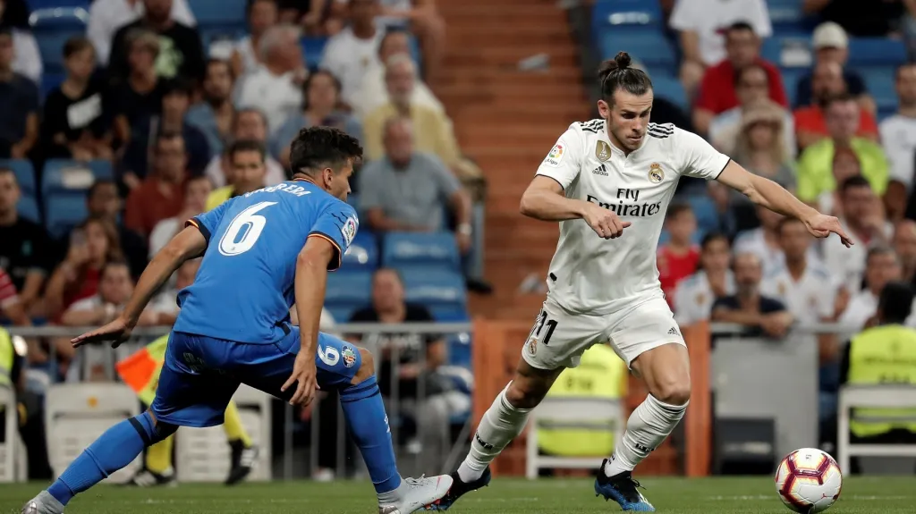 Gereth Bale a Leandro Cabrera 