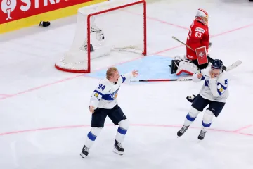 Konsta Helenius slaví zlatý finský gól