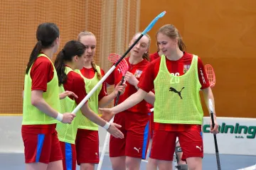 Florbalistky budou na juniorském MS útočit na pátou medaili v řadě