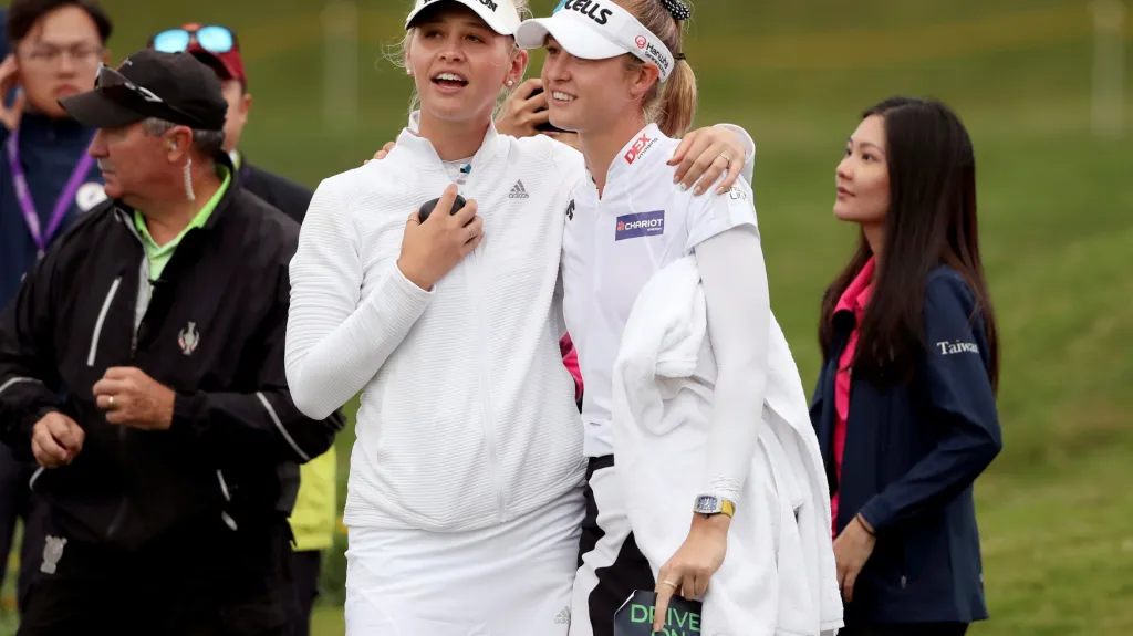 Nelly Kordová se sestrou Jessicou