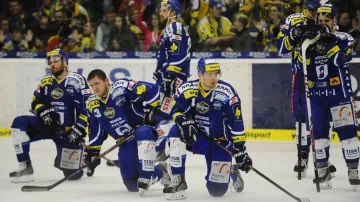 Zklamaní hokejisté Komety Brno po prohraném finále