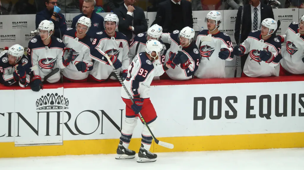 Jakub Voráček se raduje se spoluhráči z Columbusu