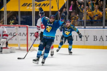 Zlínský kapitán Petr Holík slaví gól proti Pardubicím B