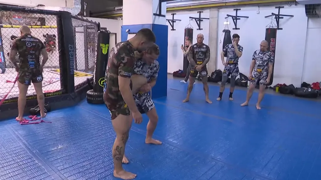 Přípravy na galavečer Fighters for Veterans