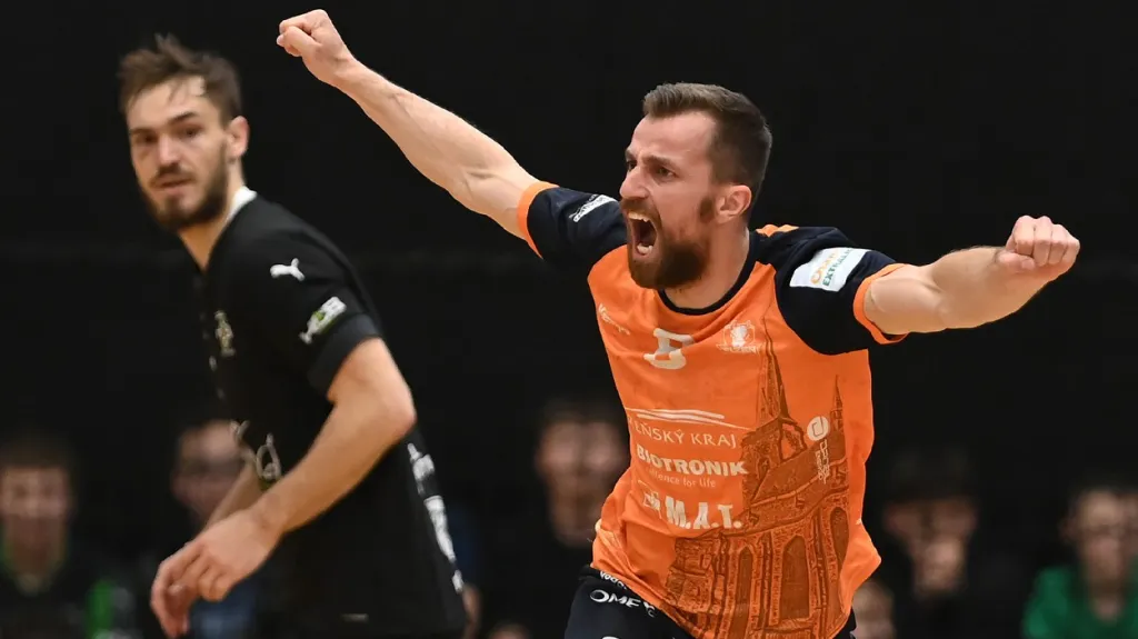 Nikola Kosteski z Plzně slaví gól