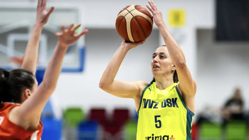 Basketbalistka ZVVZ USK Praha Maite Cazorlaová
