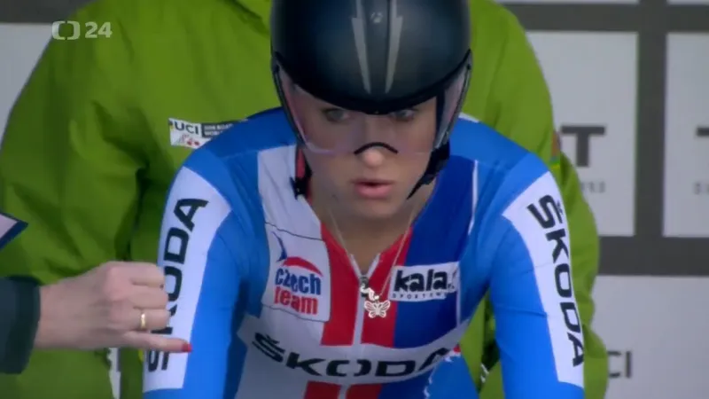 Korvasová v časovce spadla, Černý s Bártou se připravují