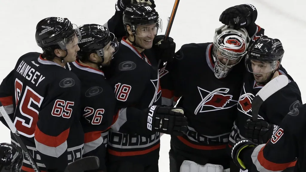 Radost hokejistů Caroliny