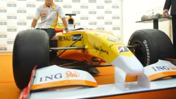 Fernando Alonso v Praze