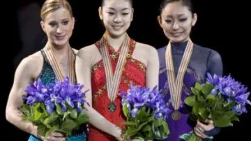 Joannie Rochetteová, Kim Ju-na a Miki Andová