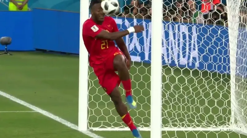 Kuriózní oslava vítězného gólu Belgie v podání Batshuayie
