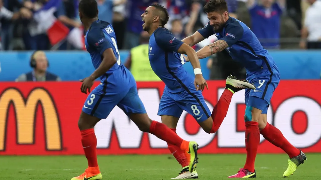 Dimitri Payet s francouzskými spoluhráči