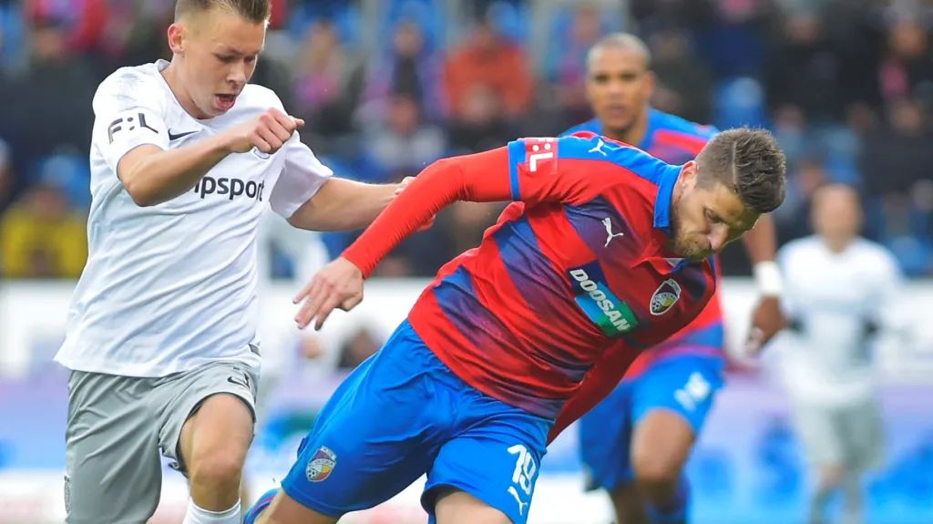 Jan Kovařík v utkání se Spartou