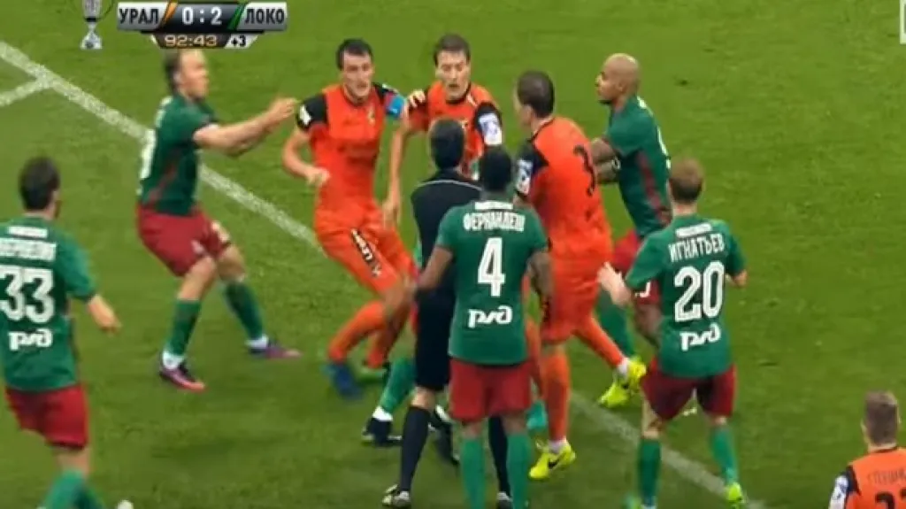 Bitka mezi Lokomotivem Moskva a Uralem Jekatěrinburg