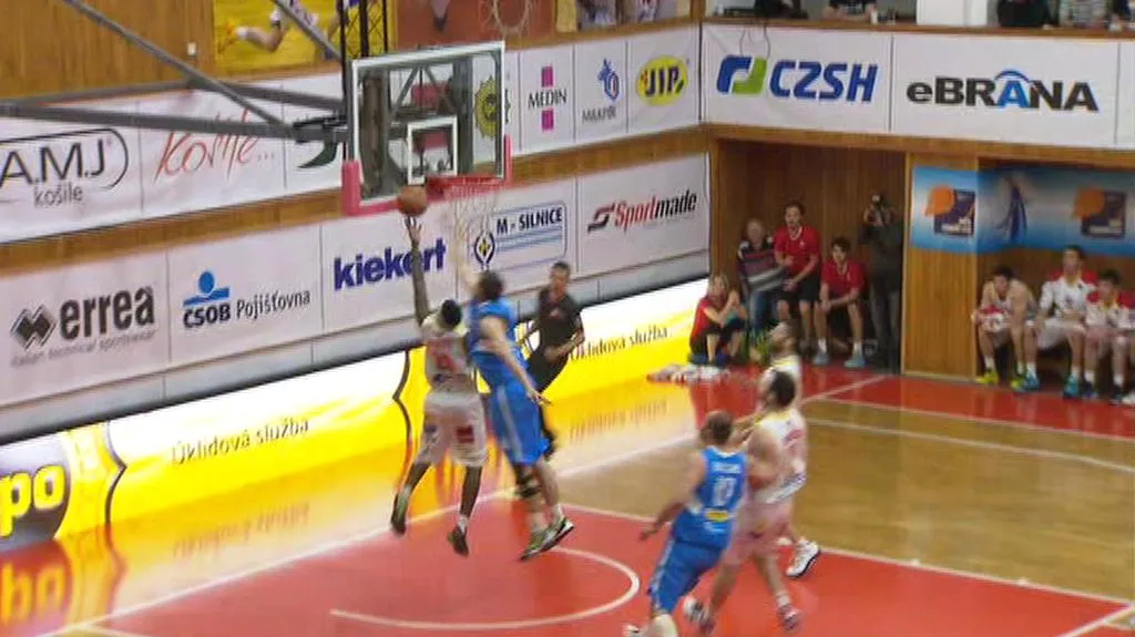 Pardubičtí basketbalisté srovnali sérii s Prostějovem