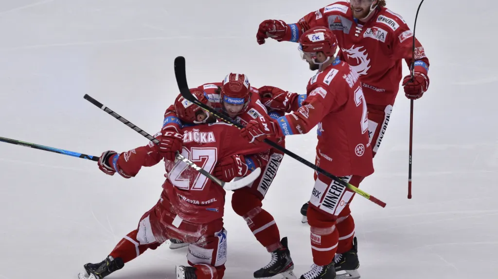 Hokejisté Třince se radují 