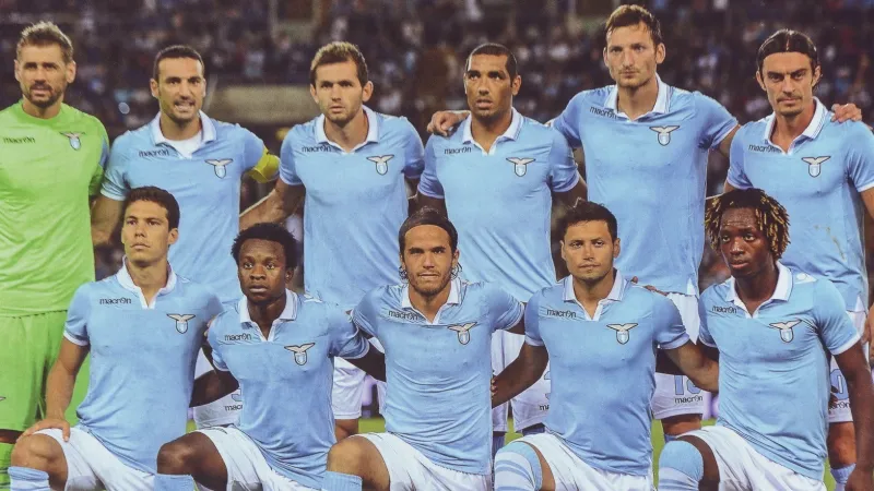 Lionel Scaloni (v horní řadě druhý zleva) a Libor Kozák (v horní řadě druhý zprava) v dresu Lazia