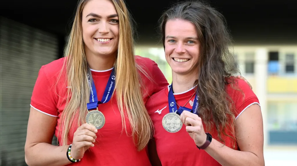 Stříbrné medailistky z Evropské ligy Veronika Trnková a Kateřina Valková