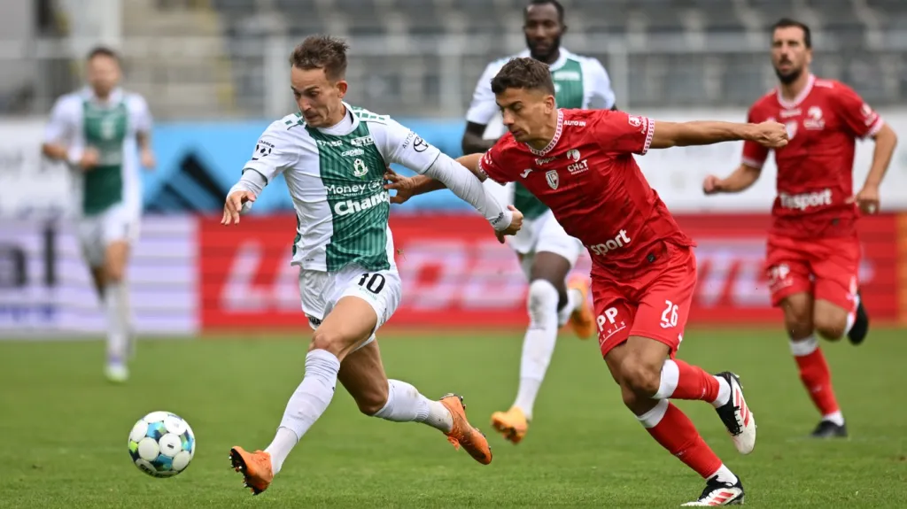 Jabloneckého Suchana stíhá Šimek z Pardubic