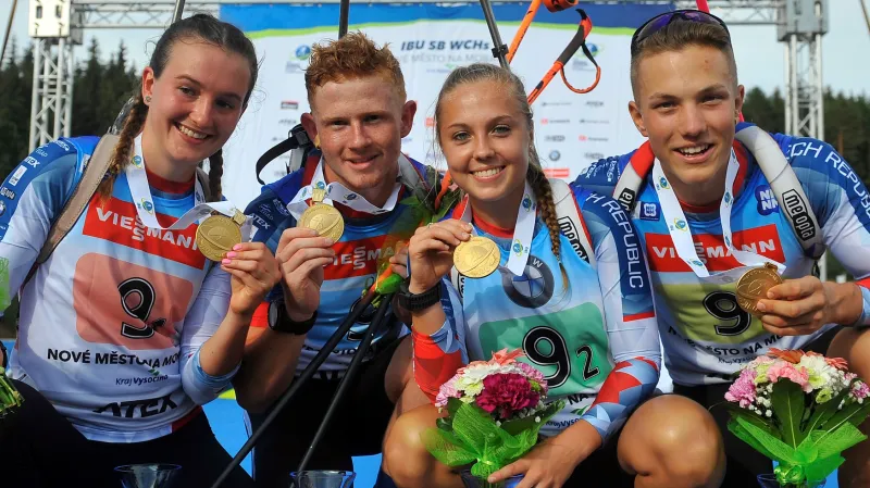 Vítězná juniorská štafeta na MS v letním biatlonu