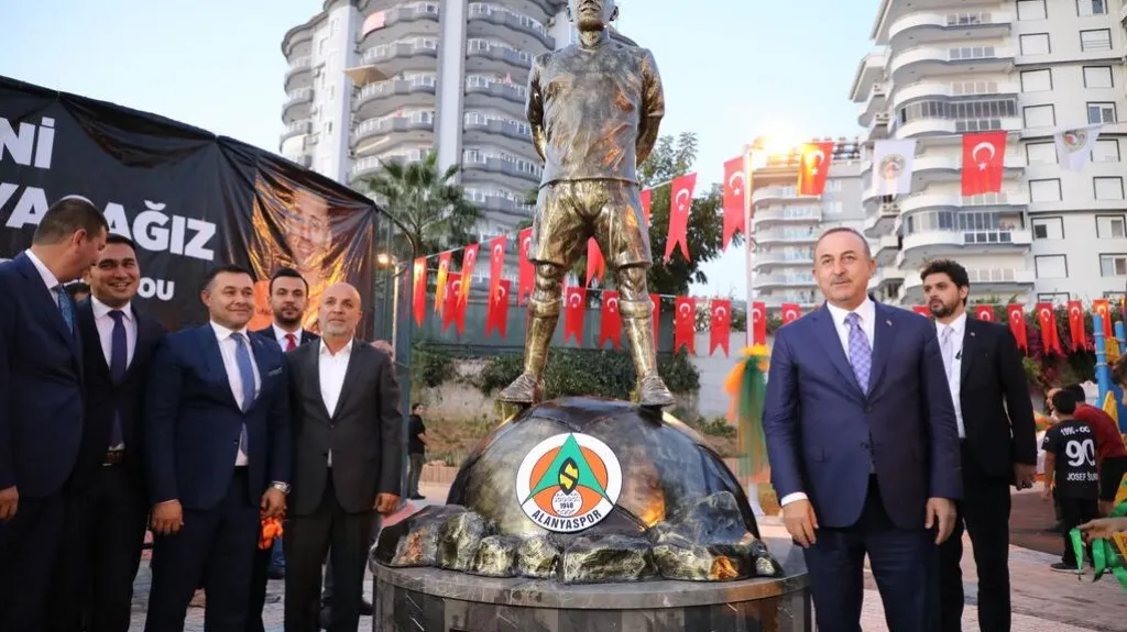 Socha Josefa Šurala v Turecku