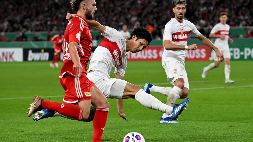 Fotbalisté Stuttgartu v zápase proti Unionu Berlín