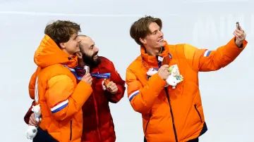 Finále short tracku mužů na 500 metrů