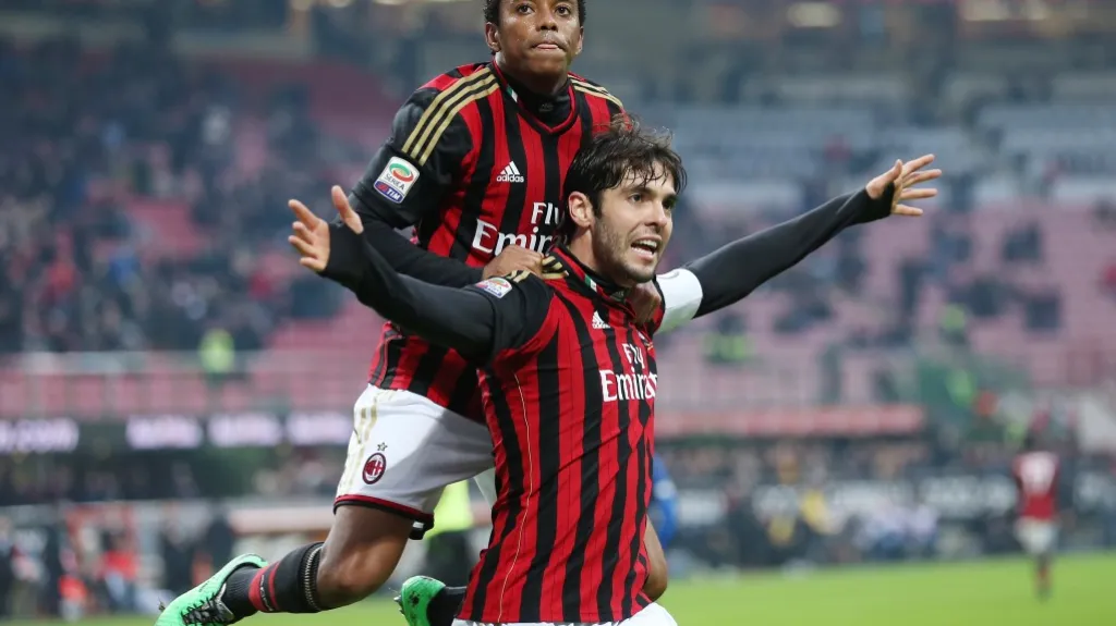 Radost hráčů AC Milán: Kaká a Rabinho (nahoře)