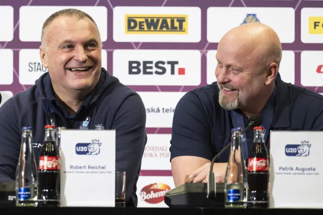 Augusta po příletu juniorů: Ze dvou veselých bronzů jsme udělali i veselé stříbro