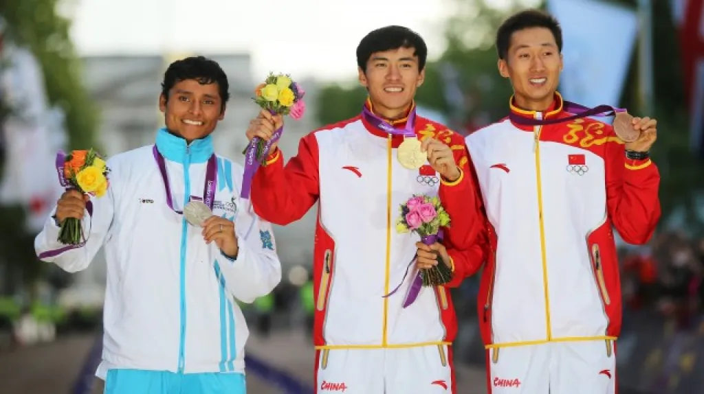 Erick Barrondo (vlevo)