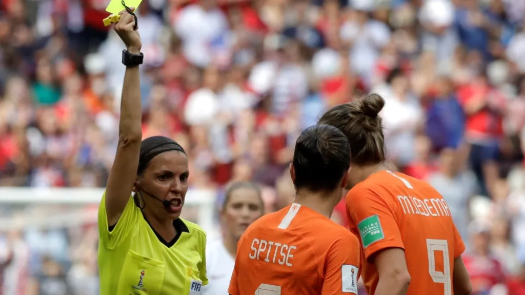 Francouzská rozhodčí Stéphanie Frappartová