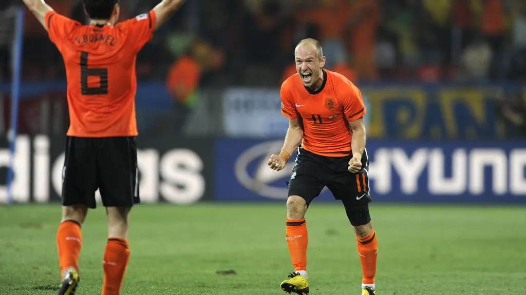 Radující se Mark van Bommel a Arjen Robben na MS 2010