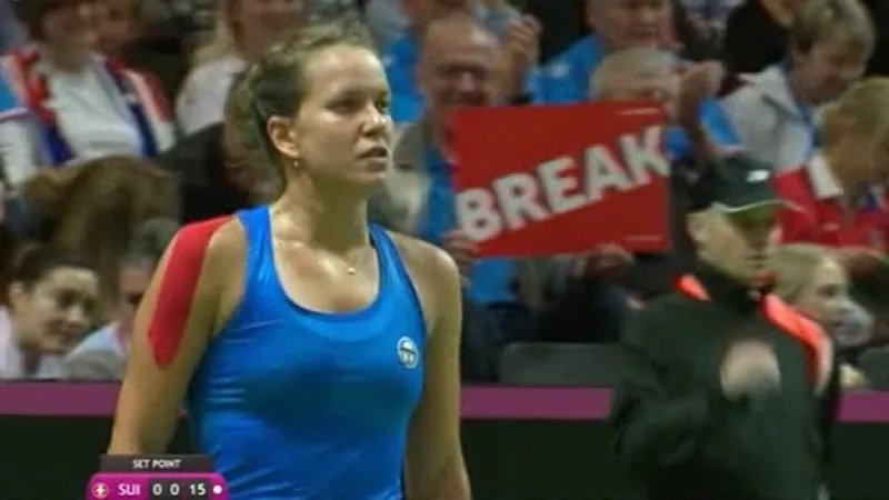 Strýcová vyhrála první bod, porazila Bacsinszkou