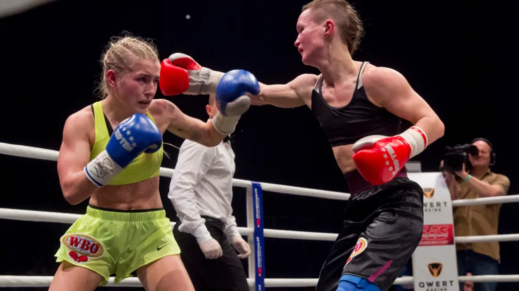 Fabiana Bytyqi (vlevo)