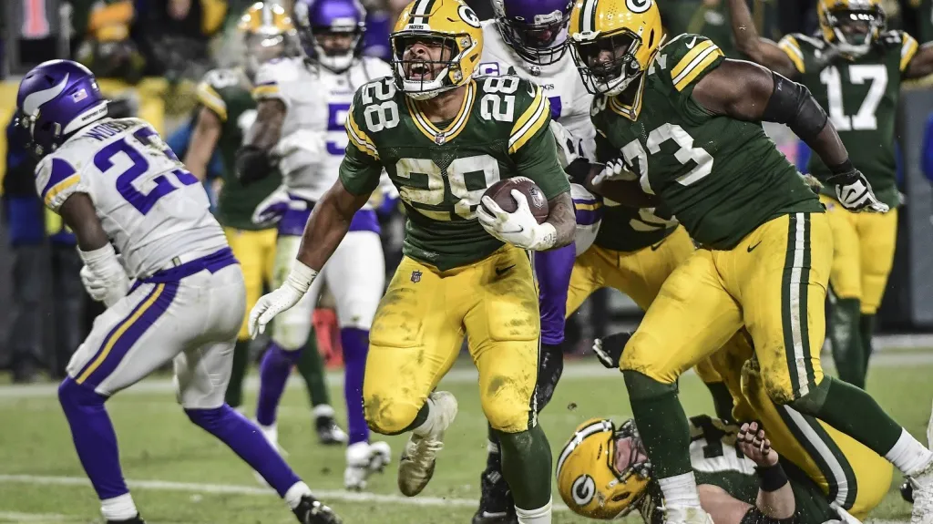 A. J. Dillon slaví touchdown proti Minnesotě