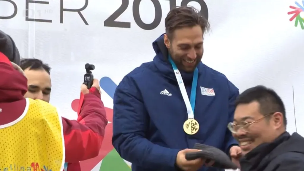 Snowboardcrossař Pazdera na deaflympiádě získal první české zlato
