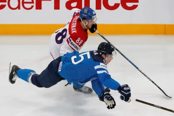 David Pastrňák v zápase s Finskem