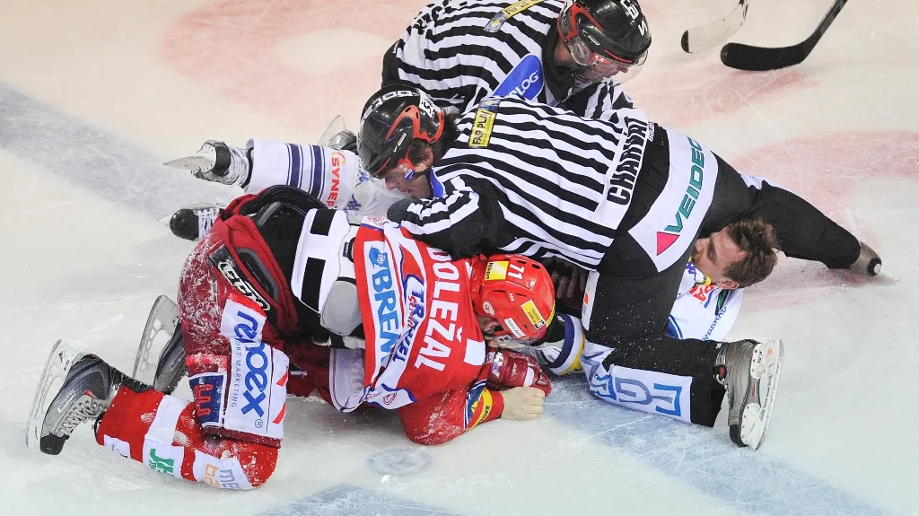 Podkonický v souboji s Doležalem