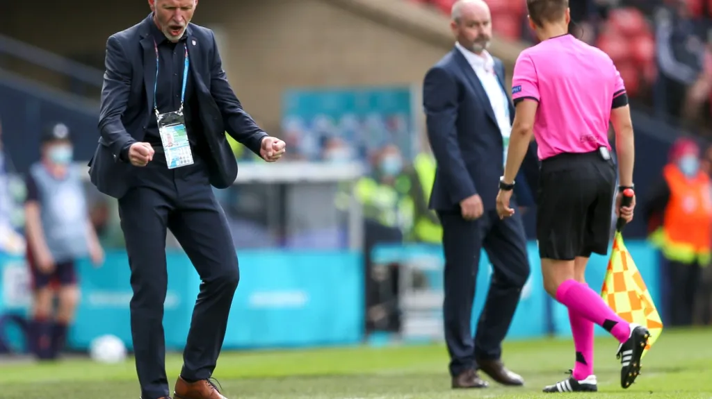 Jaroslav Šilhavý slaví gól proti Skotsku