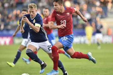 Adam Hložek v dresu české reprezentace do 21 let v utkání proti Skotsku