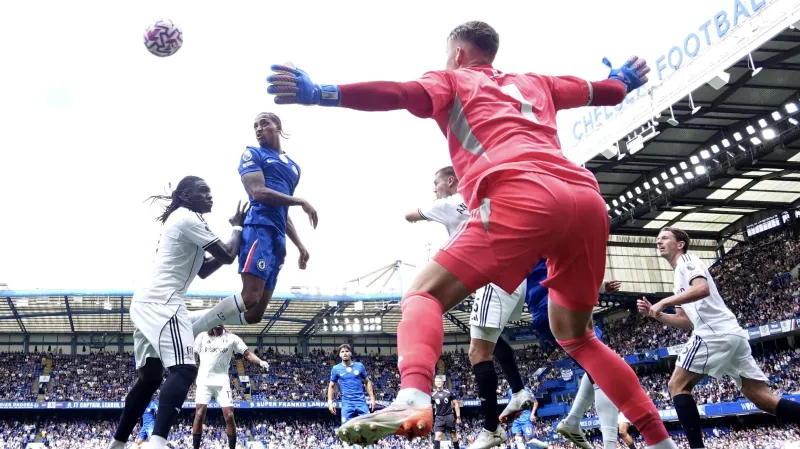 Joao Pedro skóruje proti Fulhamu