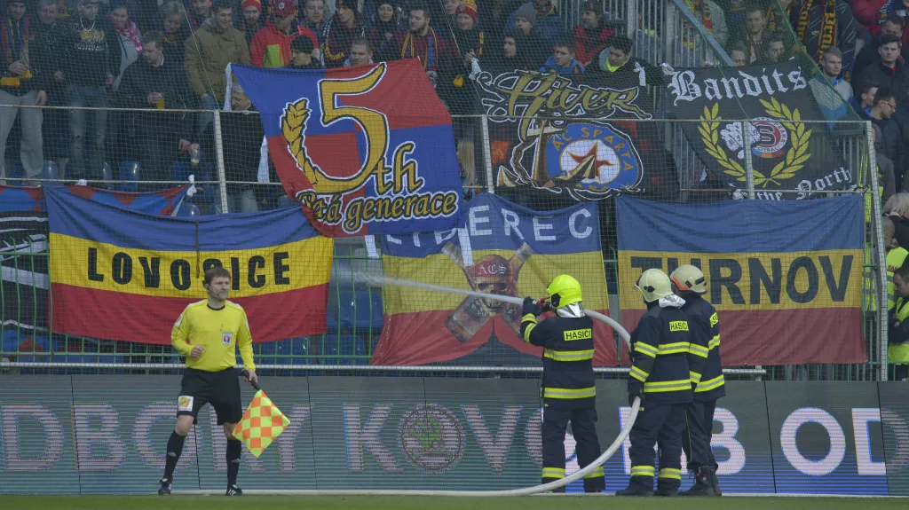 Utkání v Mladě Boleslavi bylo přerušeno kvůli zapáleným dýmovnicím