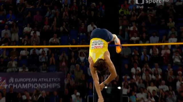 Zlatý skok tyčkaře Duplantise na ME v Římě