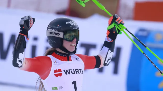 Vítězná jízda Camille Rastové v obřím slalomu v Kranjské Goře