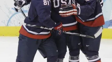 Američané slaví další gól do sítě Finska