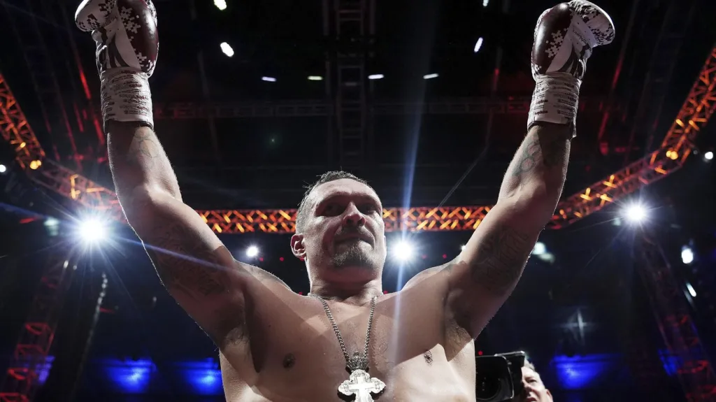 Olexander Usyk se podruhé stal absolutním mistrem světa v těžké váze