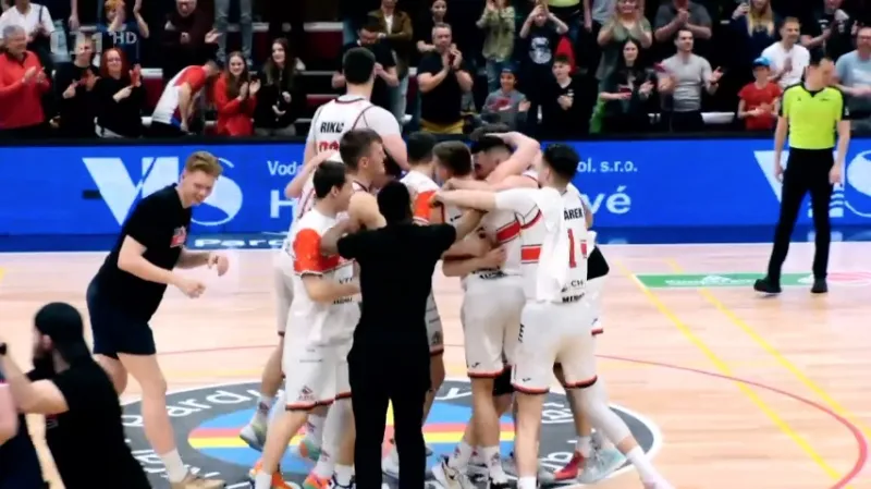Pardubičtí basketbalisté v sedmém utkání s Ústím vybojovali postup do semifinále