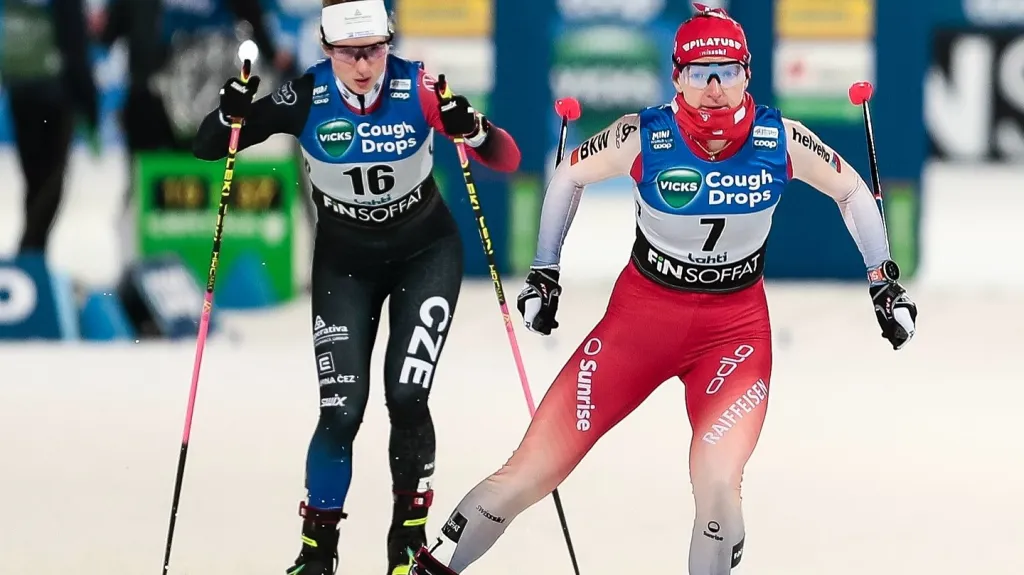 Kateřina Janatová (vlevo)