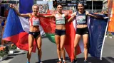 Medailistky z maratonu Vrabcová Nývltová, Mazuronaková a Calvinová