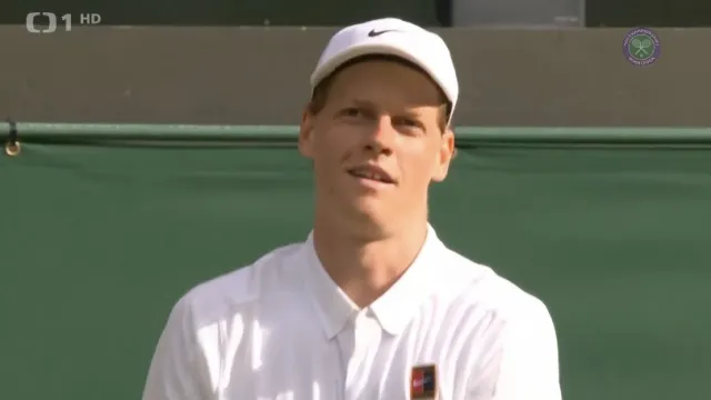 Šwiateková a Bencicová prošly poprvé do semifinále Wimbledonu, uspěl i Sinner